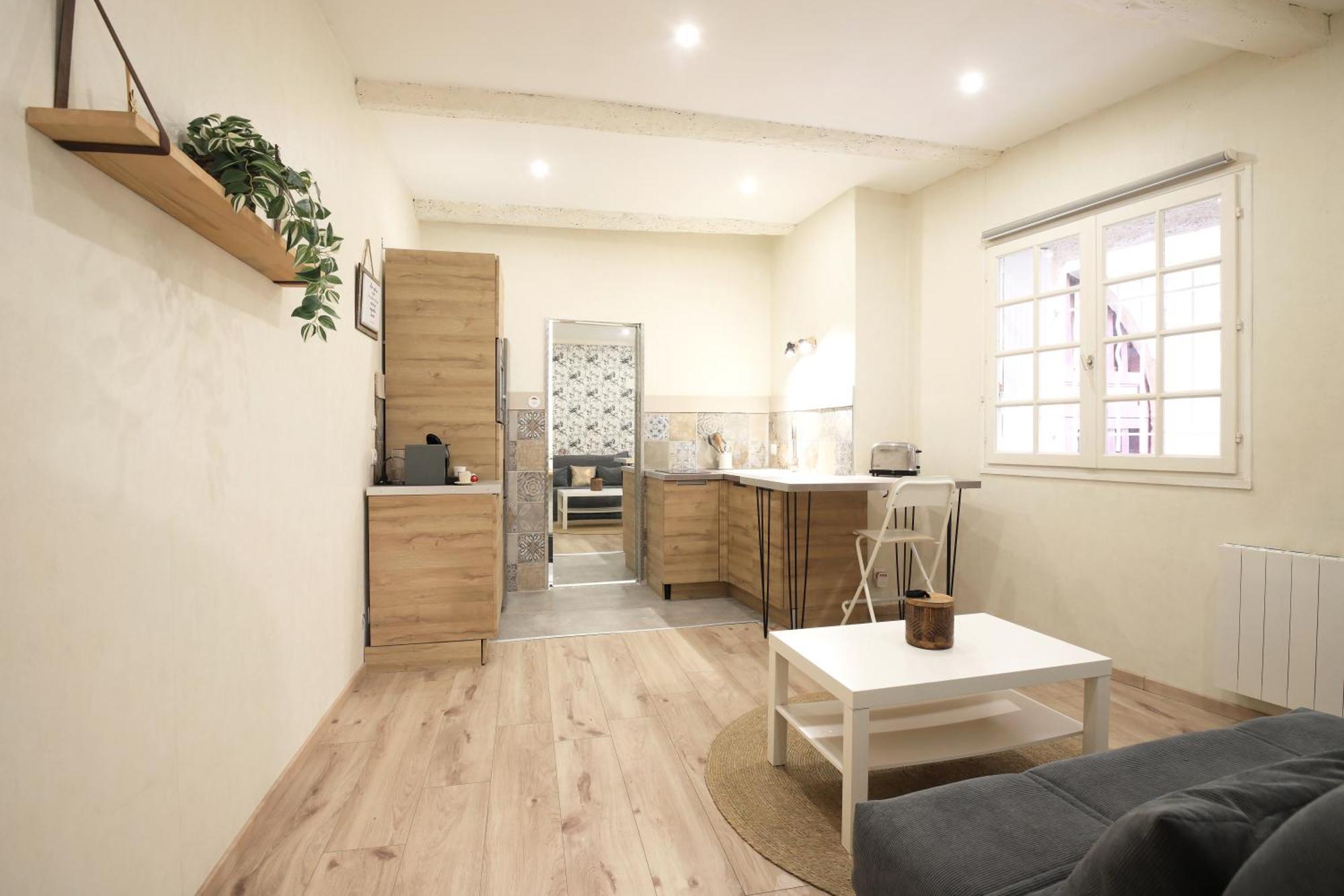 Appartement Charmant & Cosy - Centre Historique Ecusson à Montpellier Extérieur photo